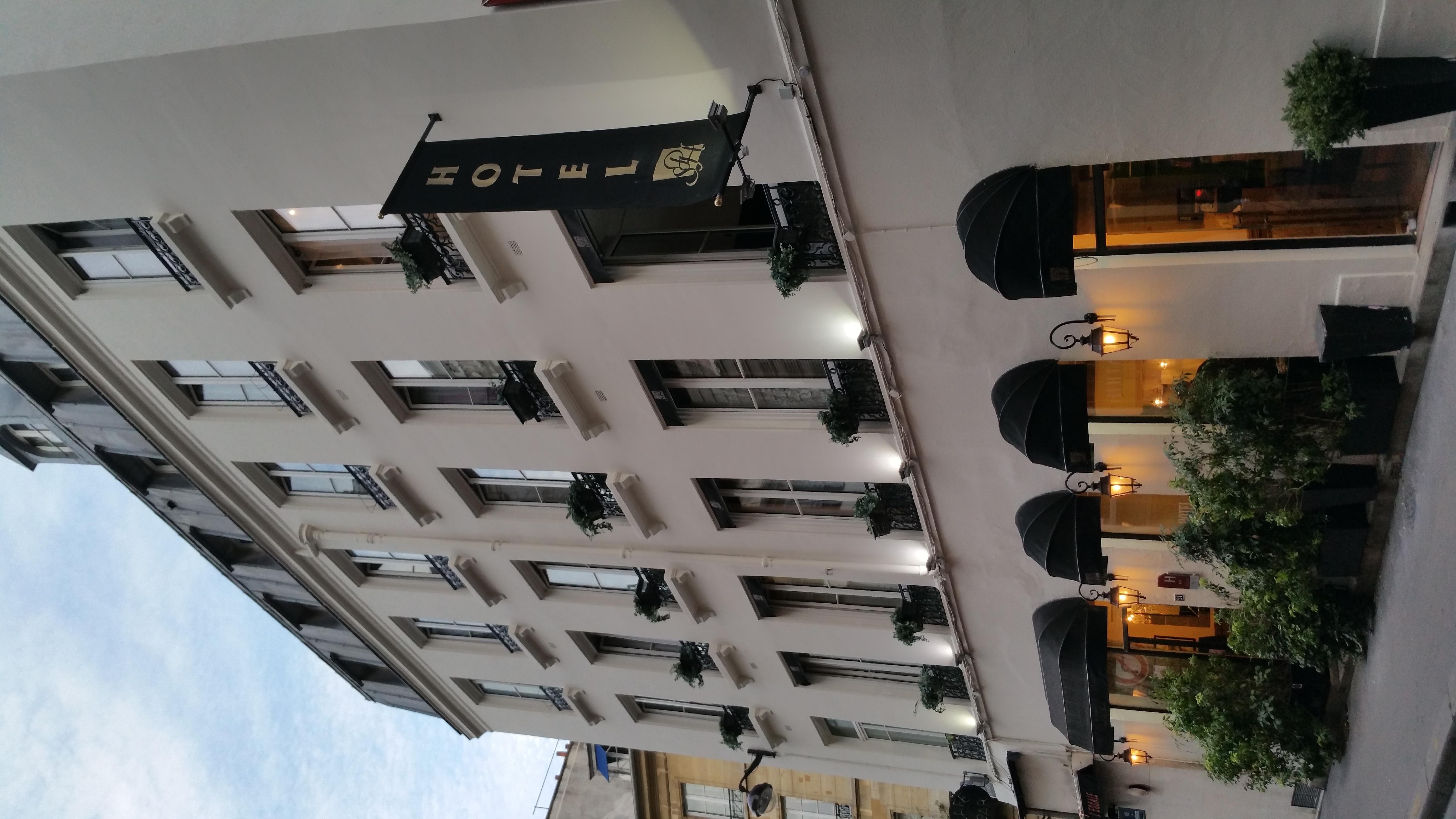 巴黎圣奥纳勒酒店 外观 照片
